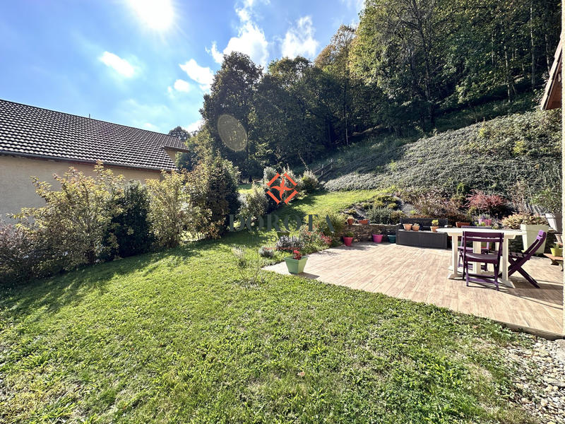 Maison traditionnelle - 111 m² - 5 pièces