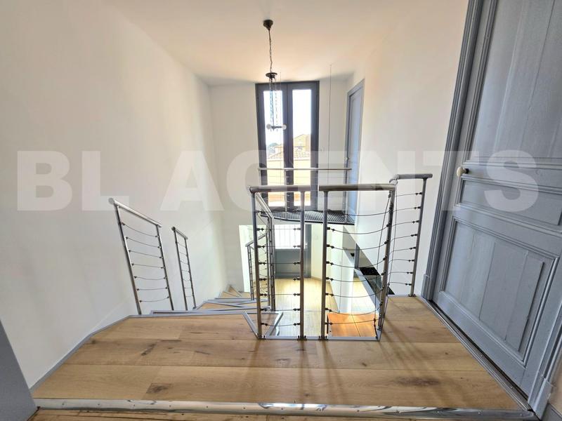 Maison - 240 m² - 6 pièces
