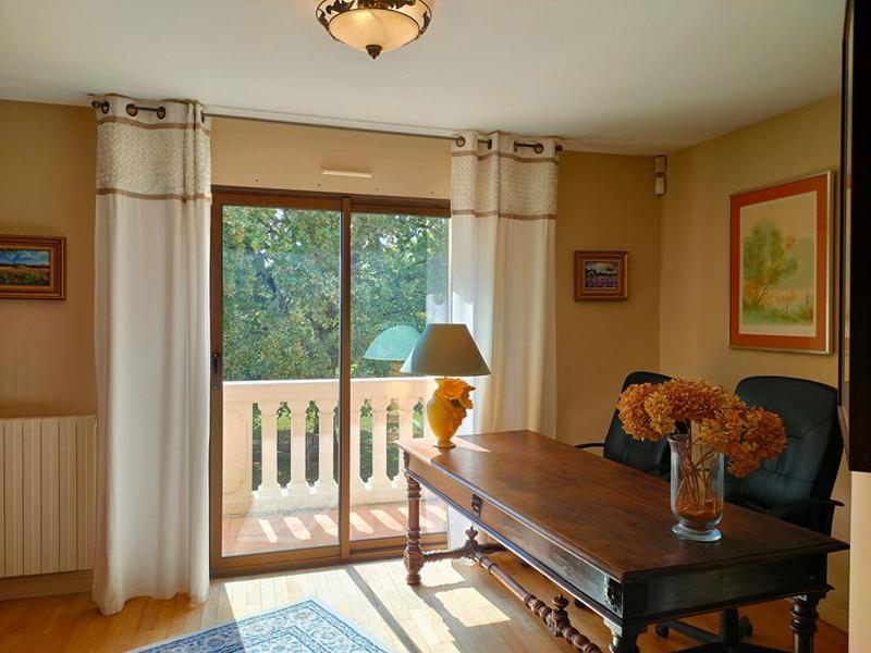 Maison - 236 m² - 8 pièces