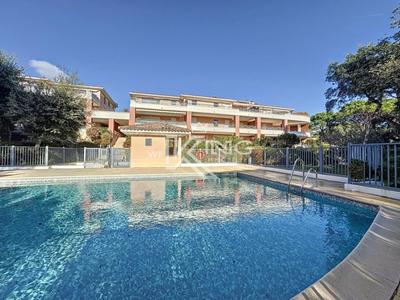 Appartement - 90 m² - 3 pièces