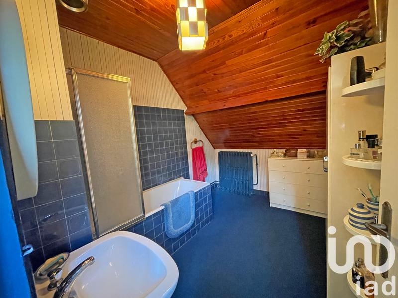 Maison - 200 m² - 8 pièces