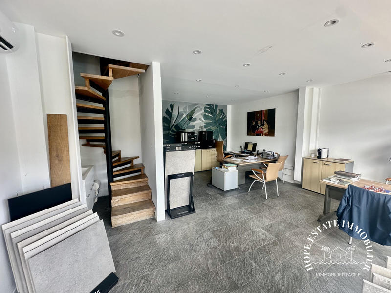 Local d'activités - 755 m²