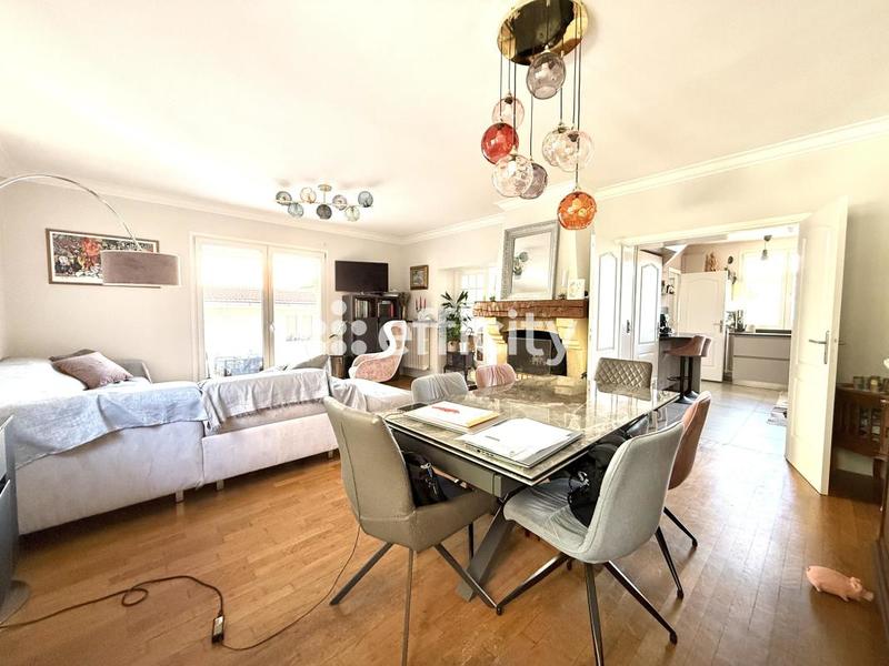 Maison - 150 m² - 6 pièces