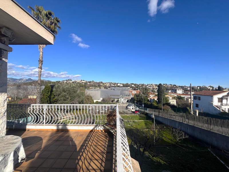 Maison - 195 m² - 7 pièces