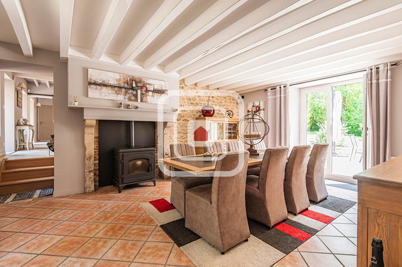 Maison - 350 m² - 8 pièces