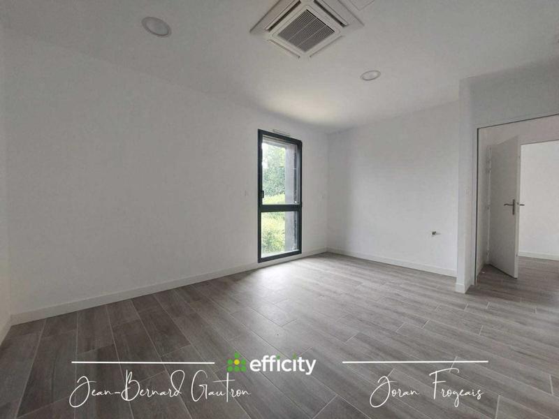 Bureau - 587 m² - 17 pièces