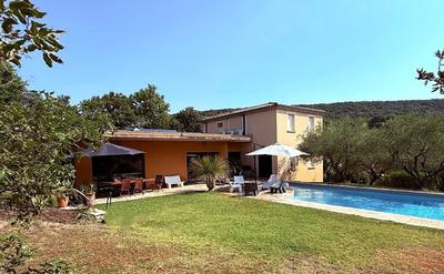 Villa - 200 m² - 5 pièces