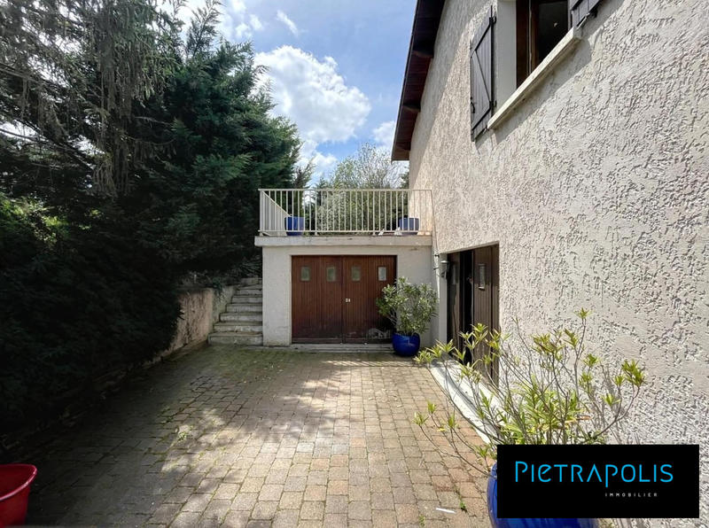 Maison traditionnelle - 90 m² - 4 pièces