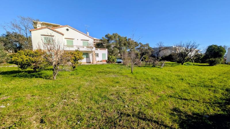 Maison - 220 m² - 9 pièces