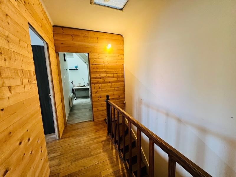 Maison - 259 m² - 5 pièces