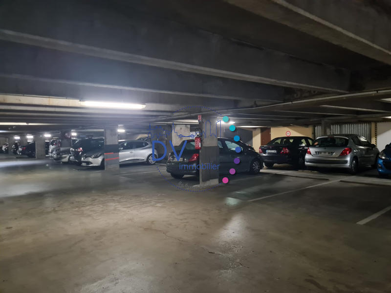 Parking / Garage - 11 m²
