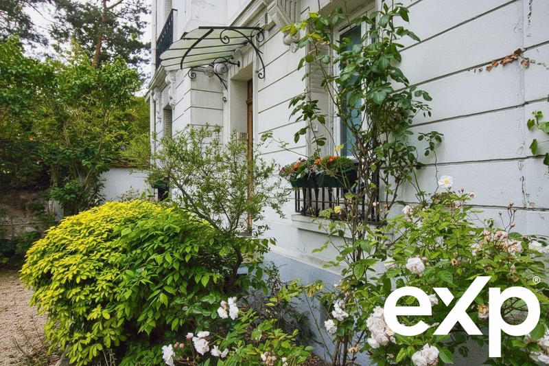 Maison - 220 m² - 11 pièces