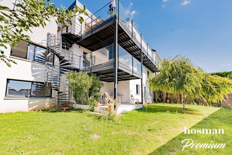 Maison - 258 m² - 7 pièces