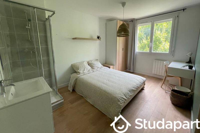 Chambre - 10 m² - 1 pièce