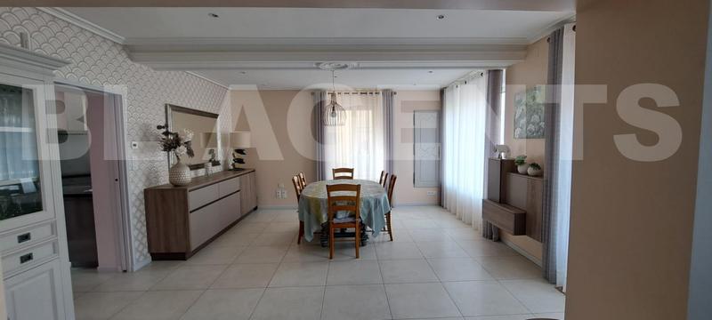 Maison bourgeoise - 234 m² - 8 pièces