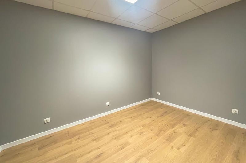 Local commercial - 180 m² - 7 pièces