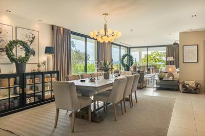 Villa - 242 m² - 6 pièces