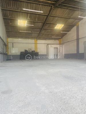 Local commercial - 150 m² - 2 pièces