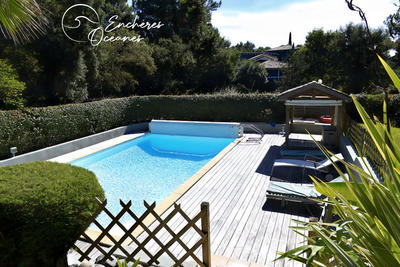 Maison - 230 m² - 6 pièces