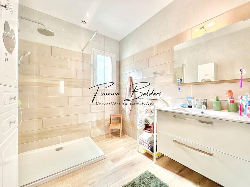 Maison - 122 m² - 4 pièces