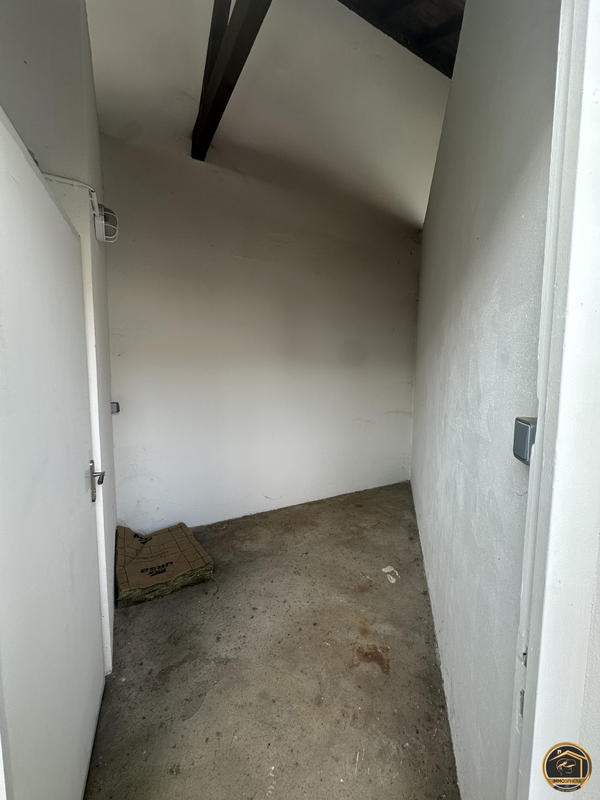 Parking / Garage - 6 m²