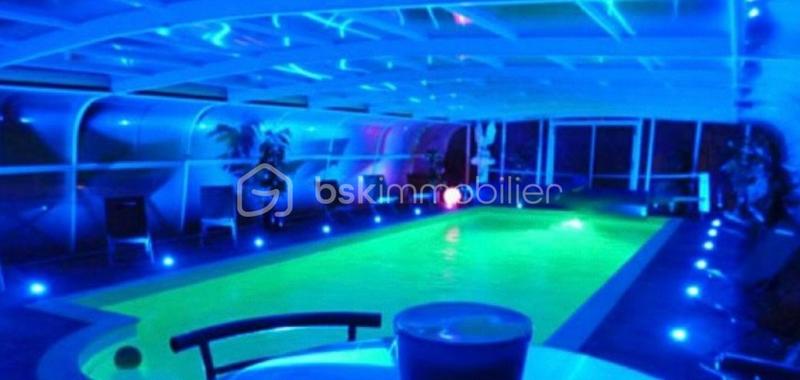 Maison - 689 m² - 30 pièces