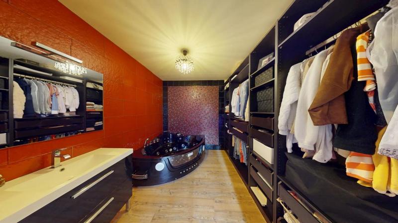 Propriété - 377 m² - 7 pièces