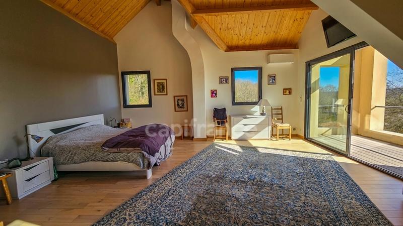 Demeure - 696 m² - 21 pièces