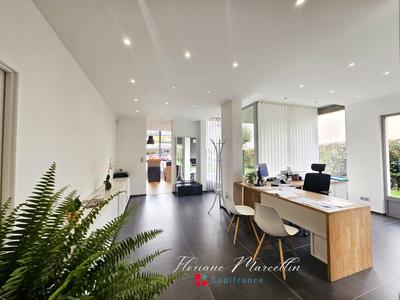 Local commercial - 160 m² - 5 pièces