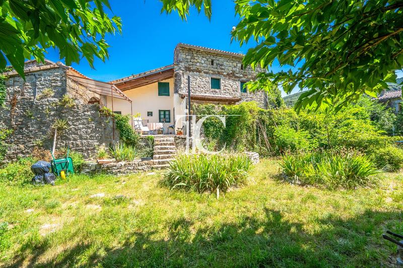 Maison - 104 m² - 5 pièces