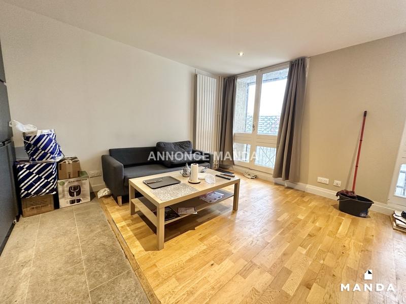 Chambre - 11 m² - 5 pièces