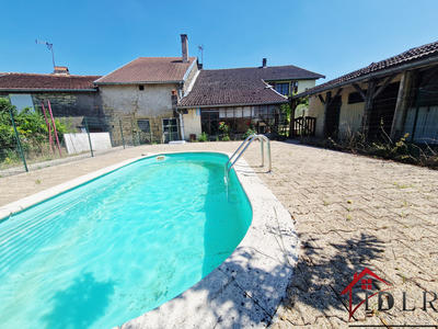 Maison - 220 m² - 7 pièces