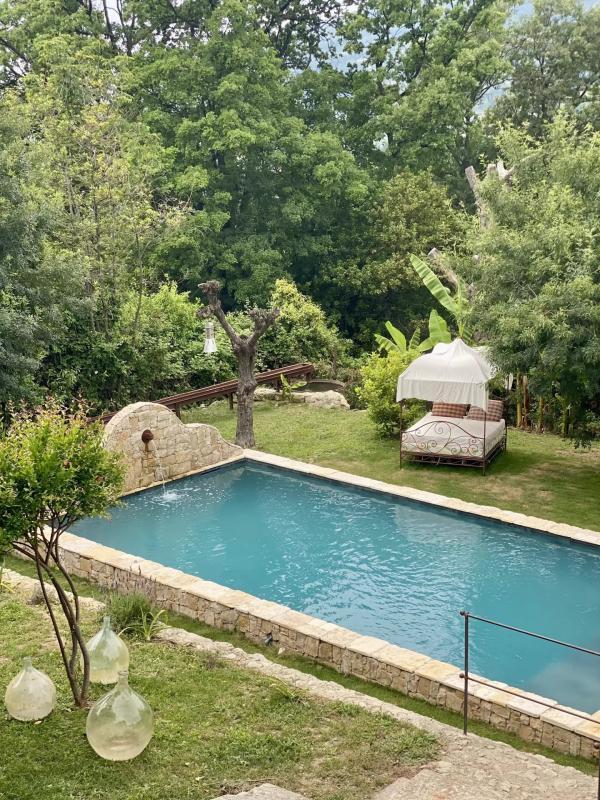 Propriété - 230 m² - 10 pièces