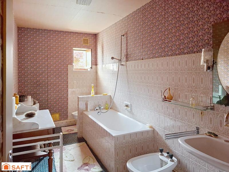 Maison - 163 m² - 8 pièces