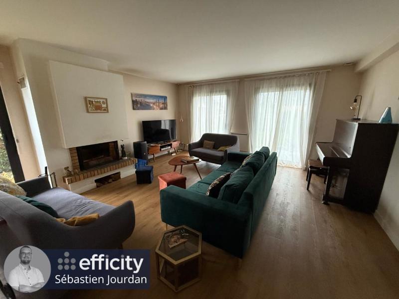 Pavillon - 160 m² - 7 pièces