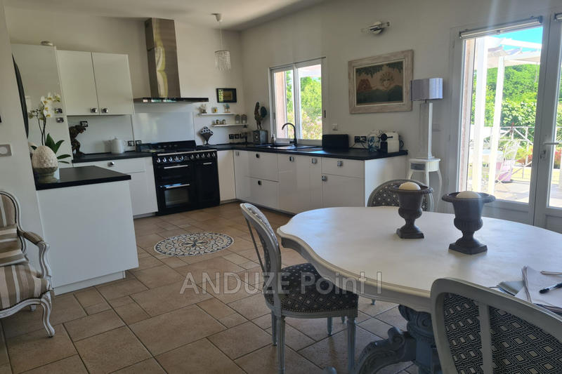 Maison - 194 m² - 8 pièces