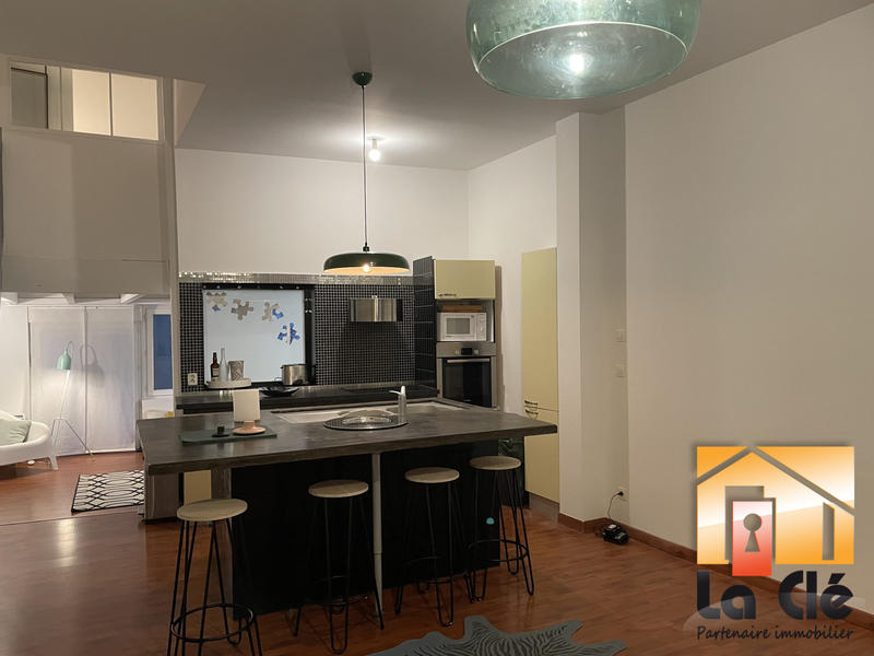 Loft - 145 m² - 4 pièces