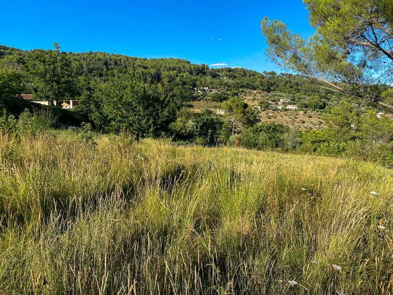 Terrain constructible - 2 080 m²