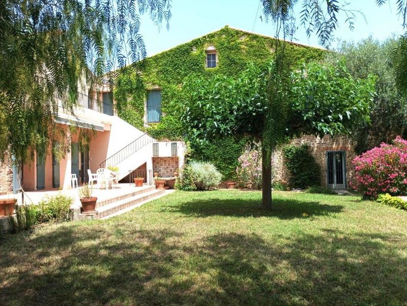 Mas - 438 m² - 14 pièces