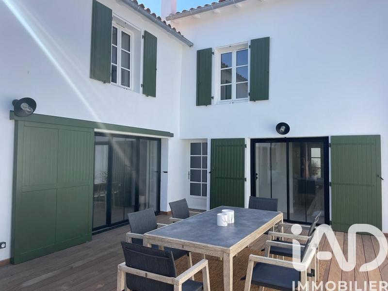 Maison - 166 m² - 8 pièces