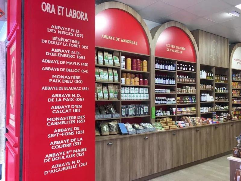 Magasins - 150 m² - 2 pièces