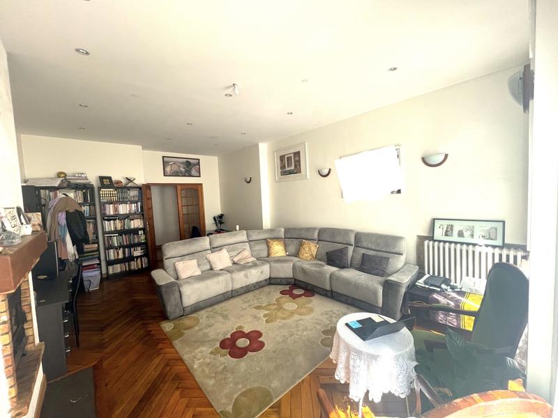 Appartement - 140 m² - 5 pièces