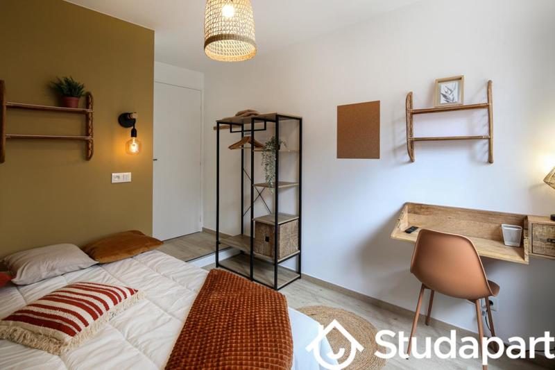 Chambre - 11 m² - 1 pièce