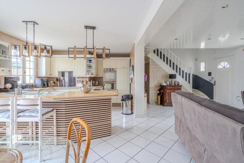 Maison - 110 m² - 5 pièces