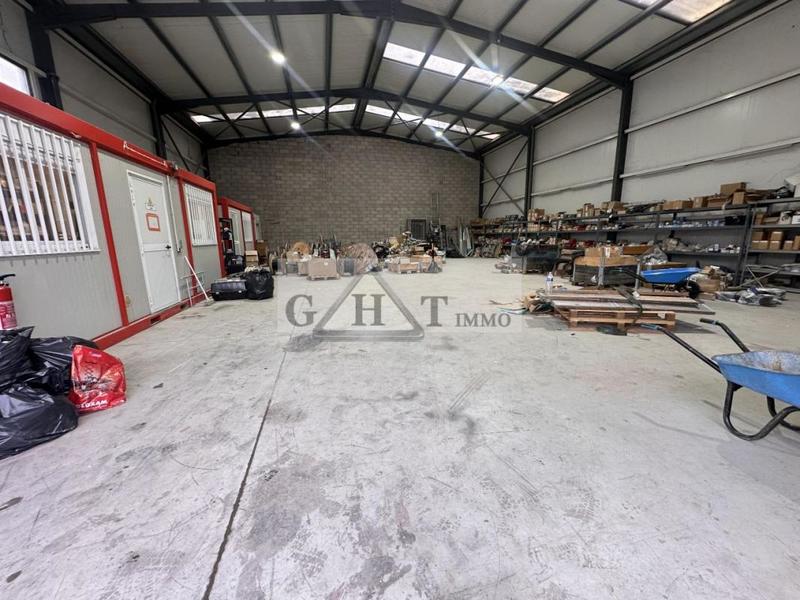 Entrepôt - 240 m²