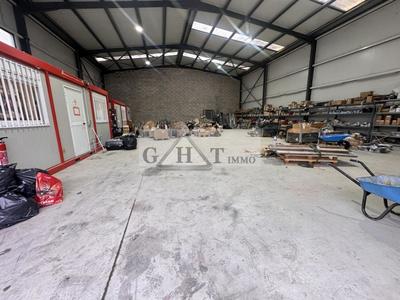 Entrepôt - 240 m²