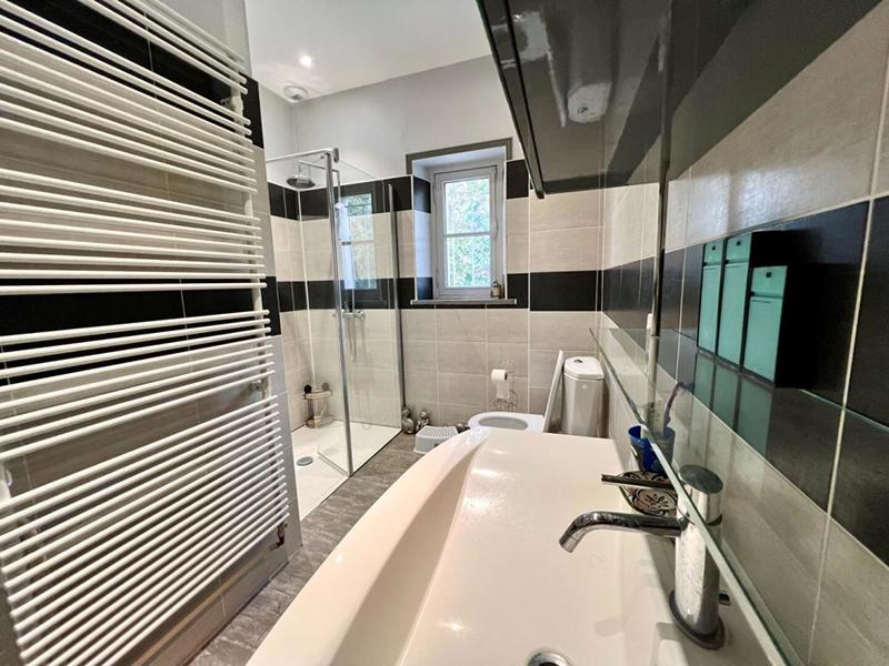 Demeure - 274 m² - 11 pièces