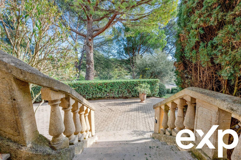 Maison - 195 m² - 8 pièces