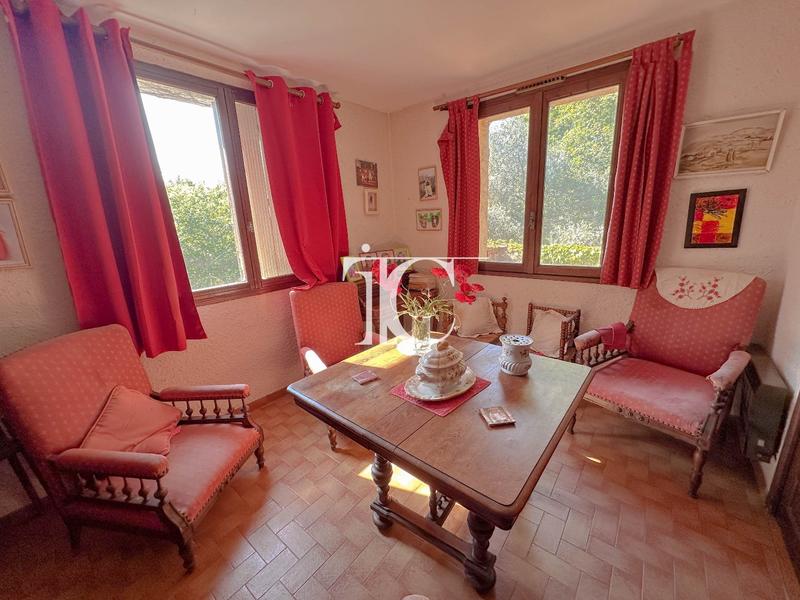 Maison - 187 m² - 8 pièces