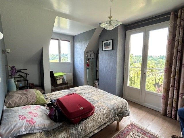 Maison - 250 m² - 7 pièces